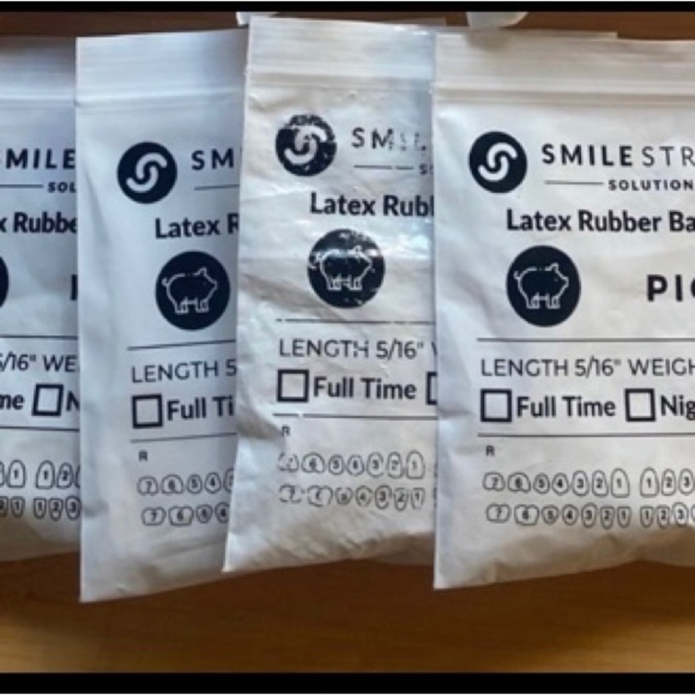 4 bags of Latex rubber bands for braces